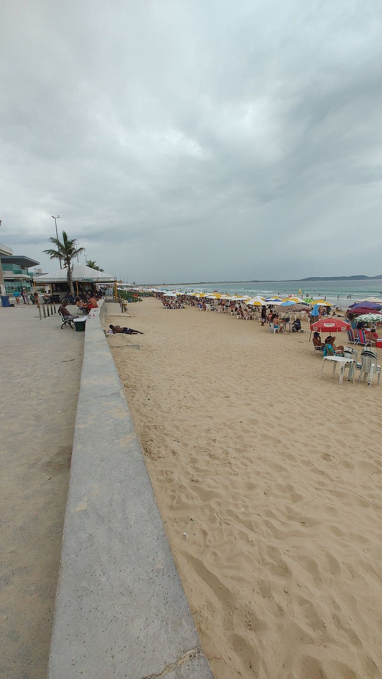 Casa beira da Praia Peró Condomínio com segurança