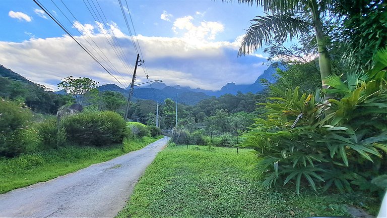 Paradisíaco, piscina e churrasqueira em Guapimirim