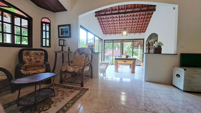 Paradisíaco, piscina e churrasqueira em Guapimirim