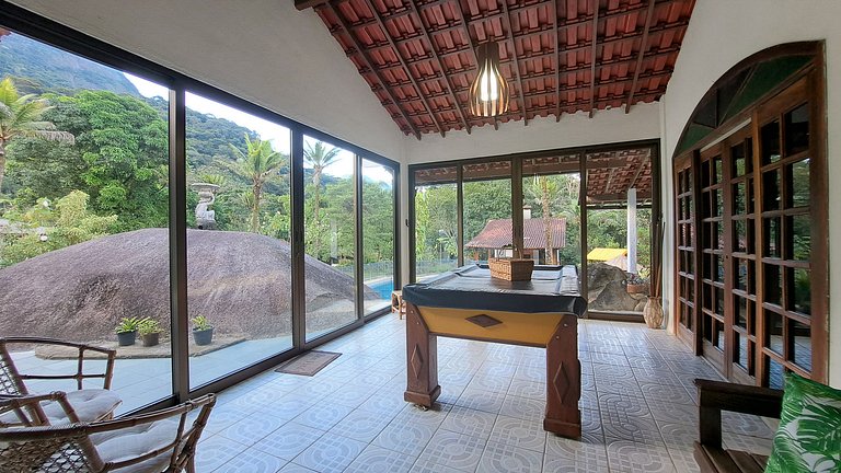 Paradisíaco, piscina e churrasqueira em Guapimirim