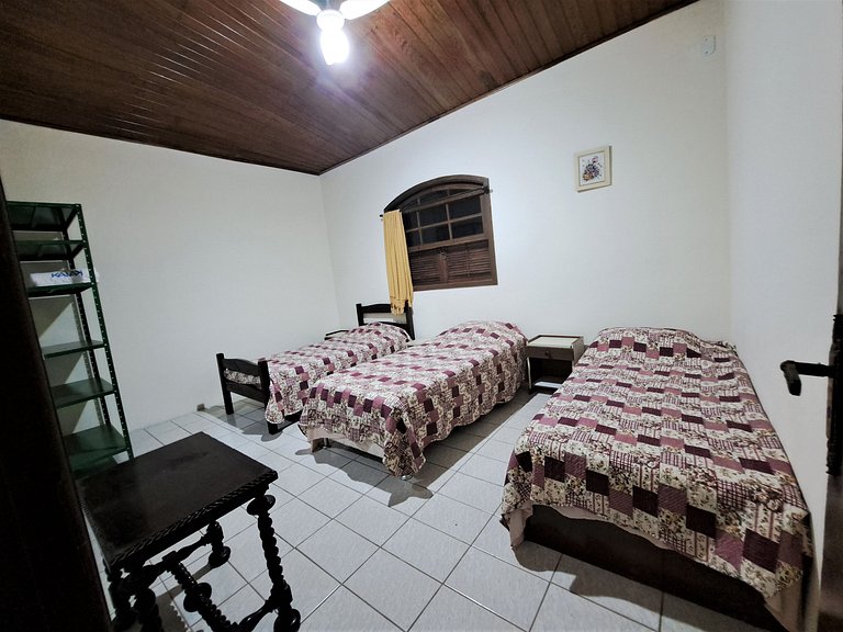Paradisíaco, piscina e churrasqueira em Guapimirim