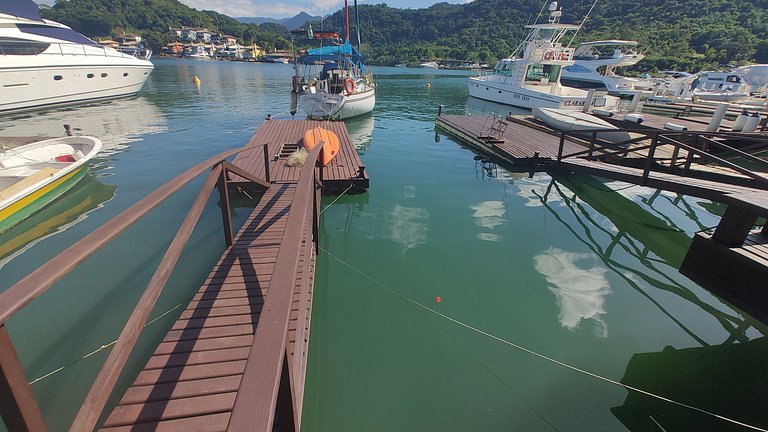 Lindo 3 Qts com Deck churrasqueira Piscina Angra