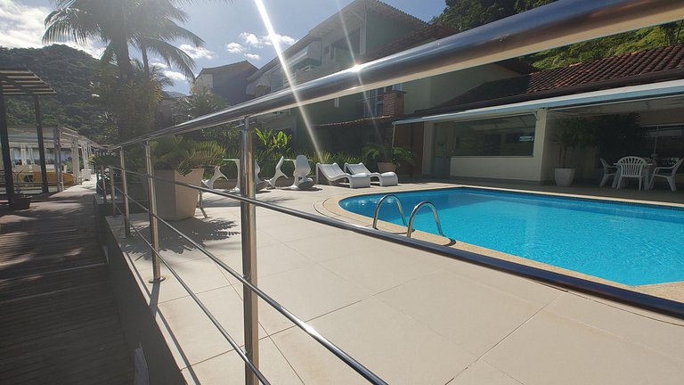Lindo 3 Qts com Deck churrasqueira Piscina Angra
