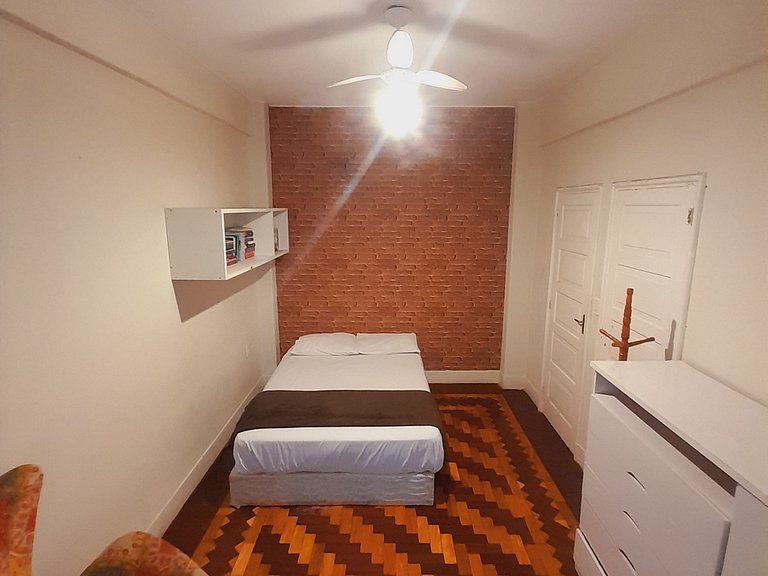 Quarto privativo Praia entre Arpoador e Copacabana Rock in R
