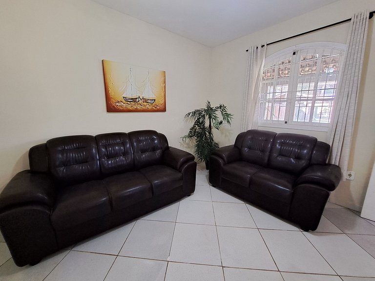 Beautiful 4 bedroom house with barbecue in Prainha Mambucaba
