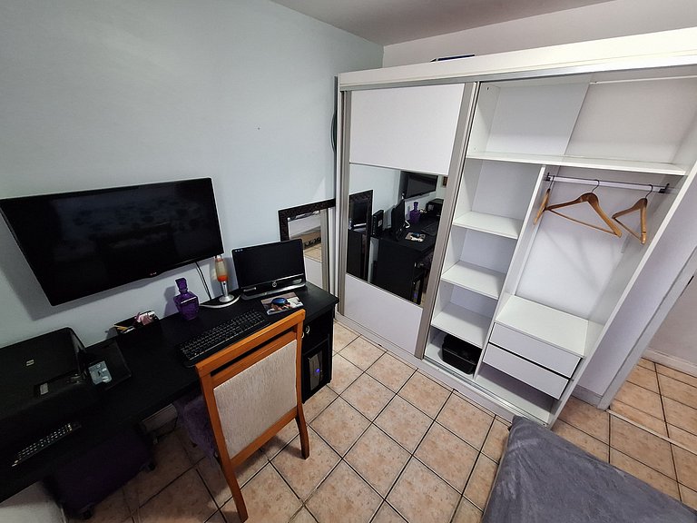 Quarto em Apto confortável 10 min da praia do Recreio RJ