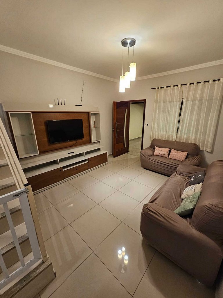 Linda Casa 2 qrts Churrasqueira garagem Resende RJ