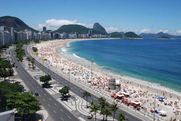 Apto completo prox Arpoador praia Copacabana