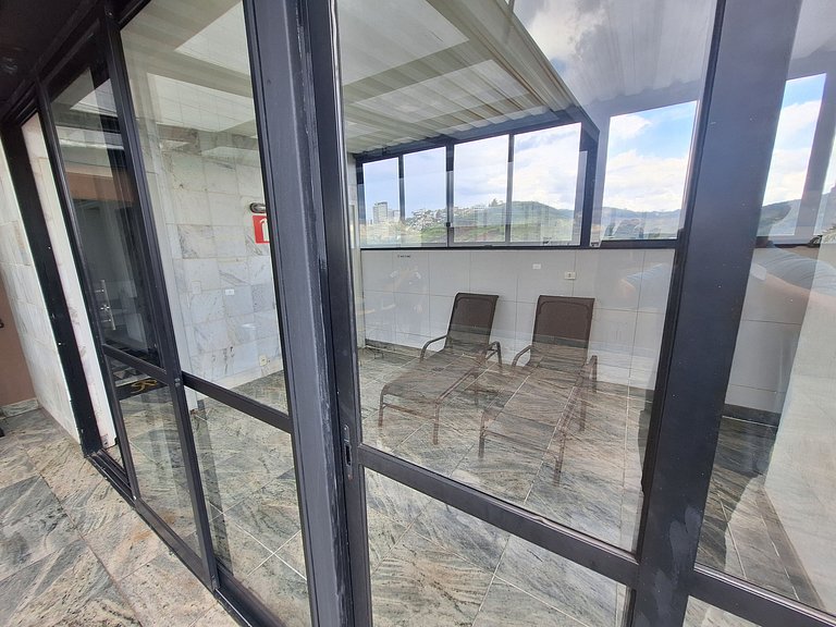 Flat piscina sauna garagem em Estoril BH