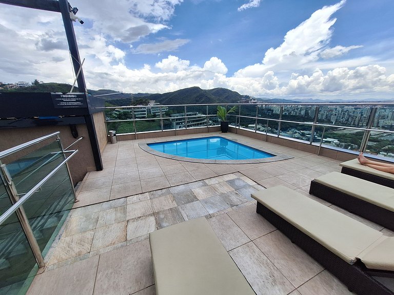 Flat piscina sauna garagem em Estoril BH