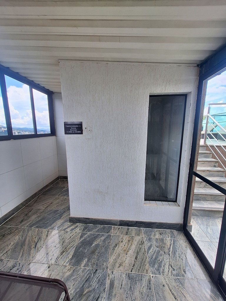 Flat piscina sauna garagem em Estoril BH