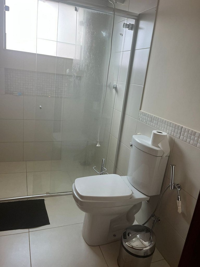 Quarto privativo, casa em condomínio c/ garagem - Itabirito