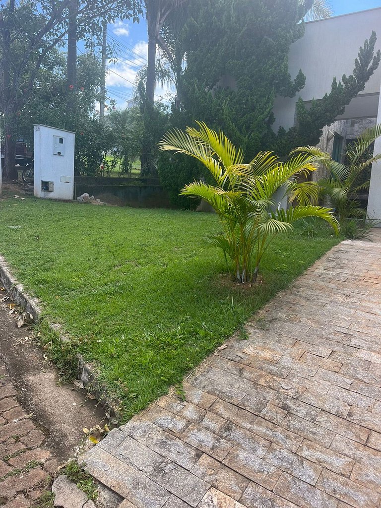 Quarto privativo, casa em condomínio c/ garagem - Itabirito