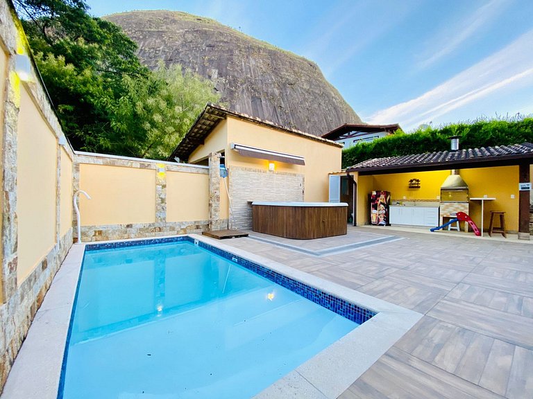 Recanto na Serra Churrasqueira Jacuzzi Piscina Petrópolis RJ
