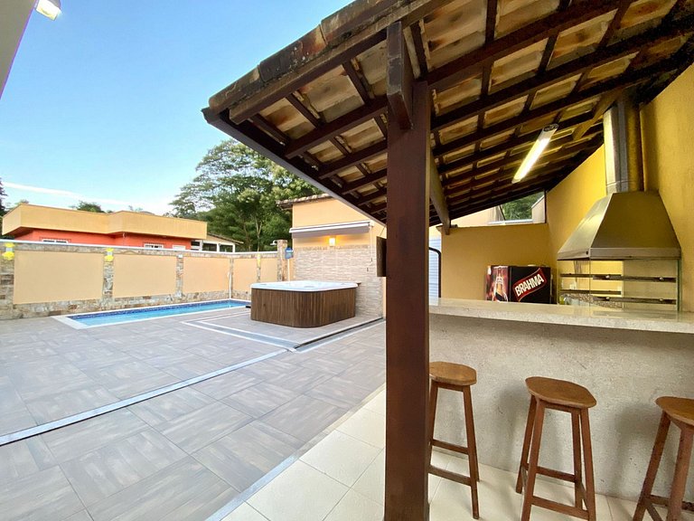 Recanto na Serra Churrasqueira Jacuzzi Piscina Petrópolis RJ