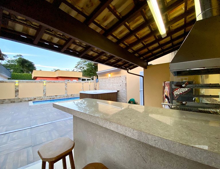Recanto na Serra Churrasqueira Jacuzzi Piscina Petrópolis RJ