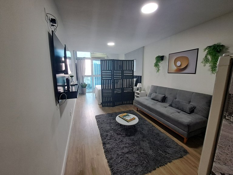 Lindo Flat Largo da Carioca VLT Centro Rio Metrô na porta -