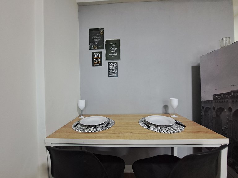 Lindo Flat Largo da Carioca VLT Centro Rio Metrô na porta -