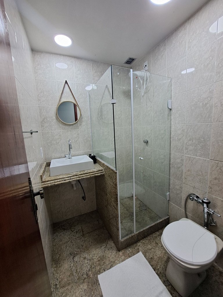 Lindo Flat Largo da Carioca VLT Centro Rio Metrô na porta -