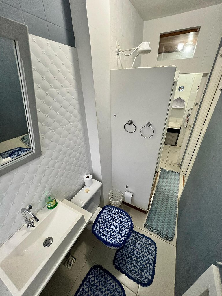 Apto completo quadra praia Posto 06 Arpoador