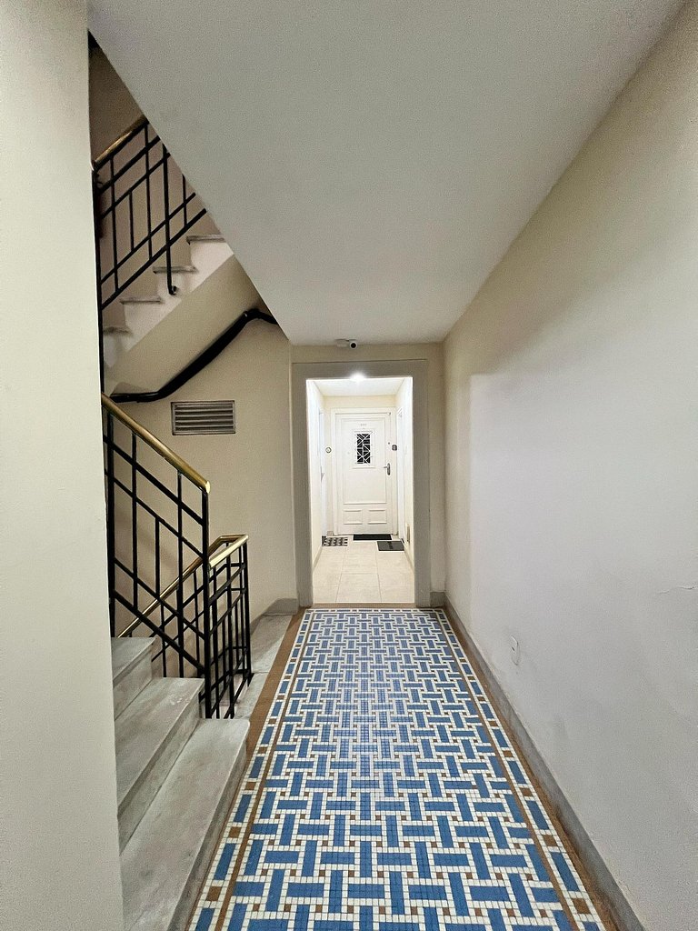 Apto completo quadra praia Posto 06 Arpoador