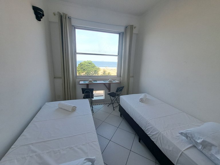 Apto 2 qtos Vista pro Mar Orla Copacabana RJ