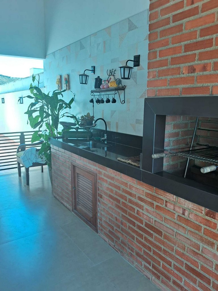 Casa encantadora com piscina e área gourmet - São Pedro da A