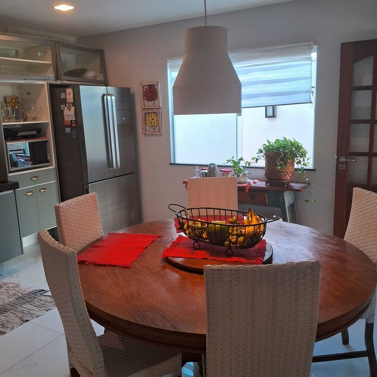 Casa encantadora com piscina e área gourmet - São Pedro da A