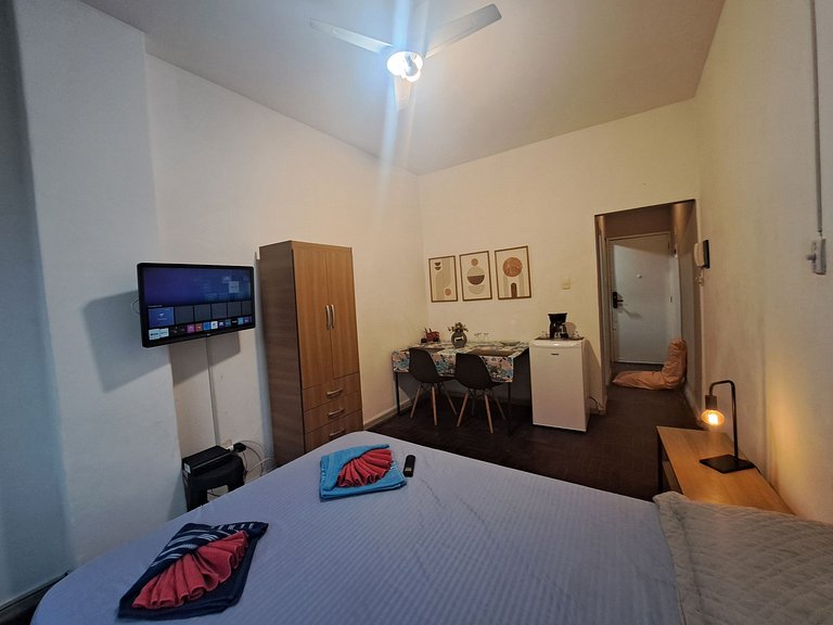 Estúdio confortável ar condicionado Copacabana RJ