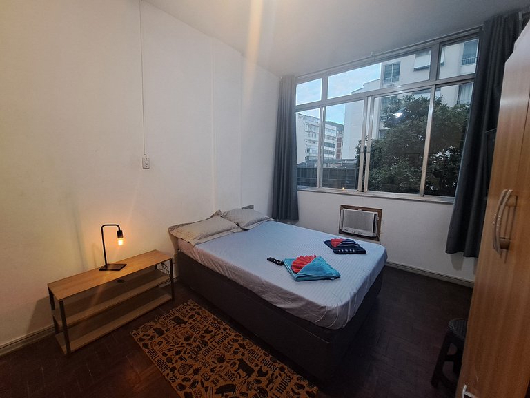Estúdio confortável ar condicionado Copacabana RJ