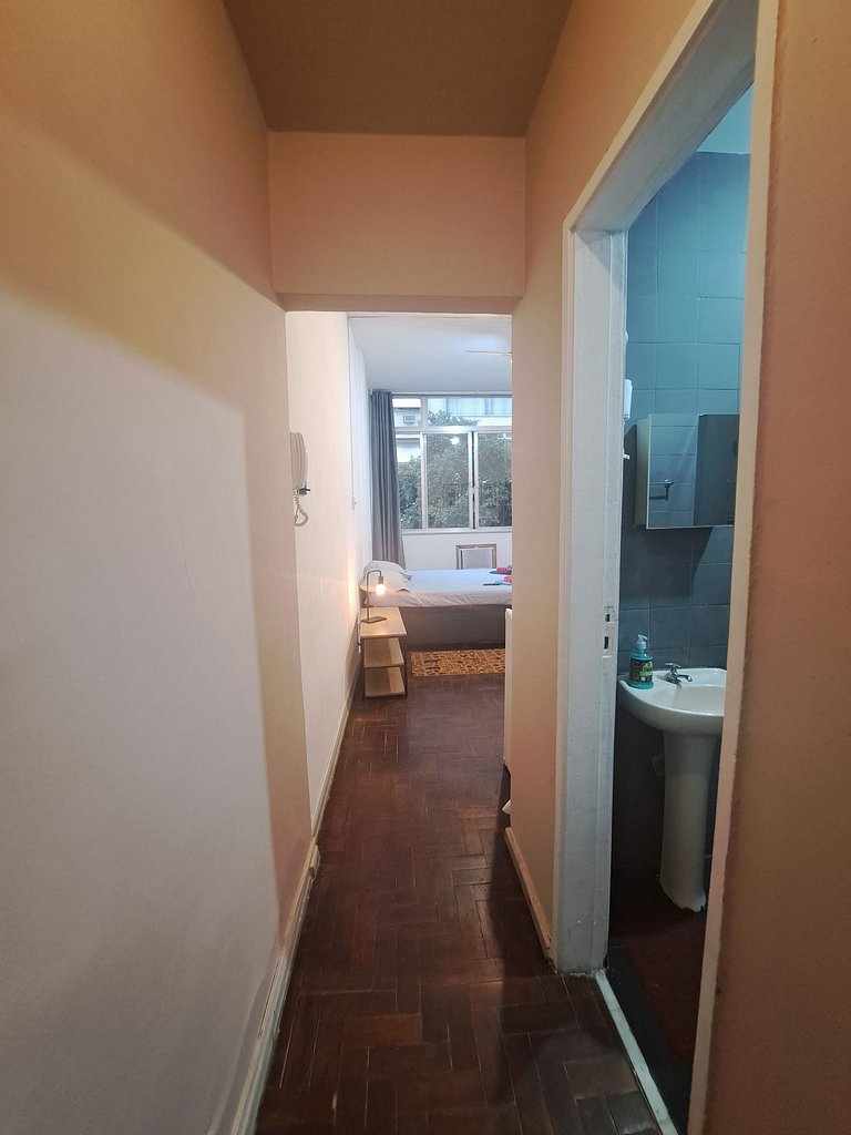 Estúdio confortável ar condicionado Copacabana RJ