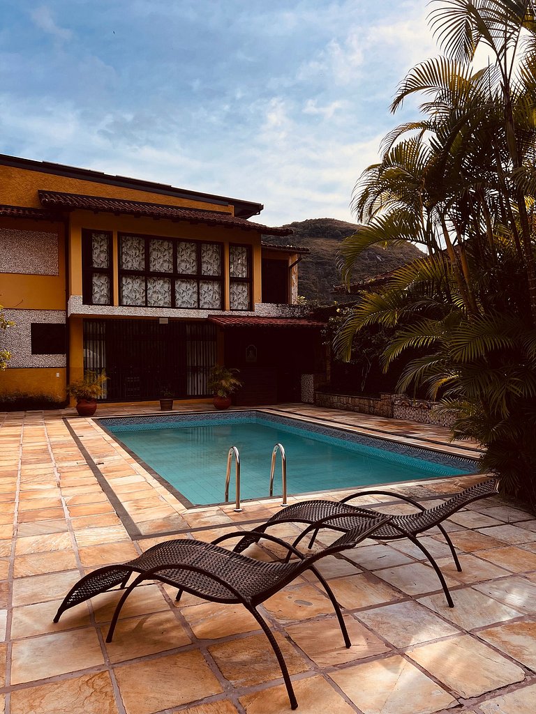 Charme na Serra do RJ Mansão Bardô Petrópolis RJ