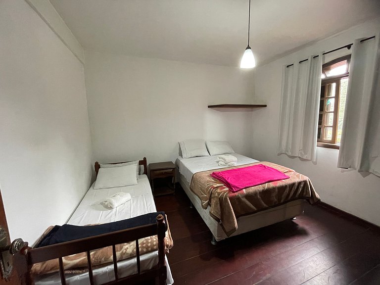 Quarto triplo Casa aconchegante Petrópolis Serra