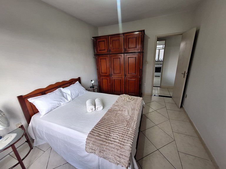 Apto 1 qto prático boa localização em Aterrado VR
