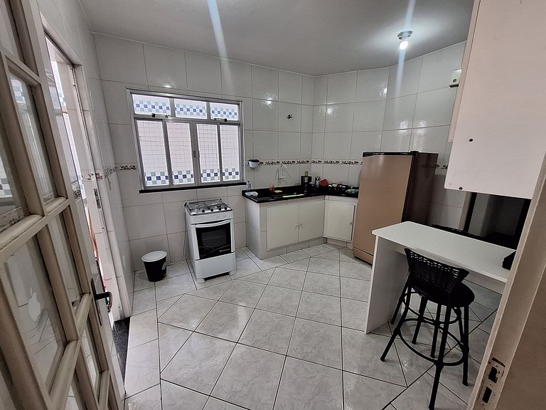 Apto 1 qto prático boa localização em Aterrado VR
