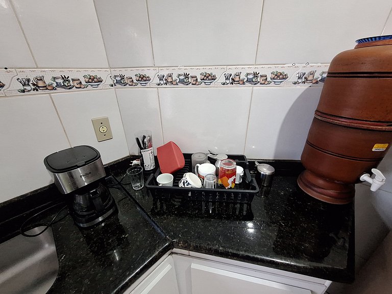 Apto 1 qto prático boa localização em Aterrado VR
