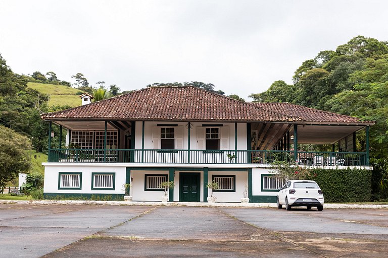 Fazenda Jurea Charme Colonial 10 suítes Ipiabas Rj