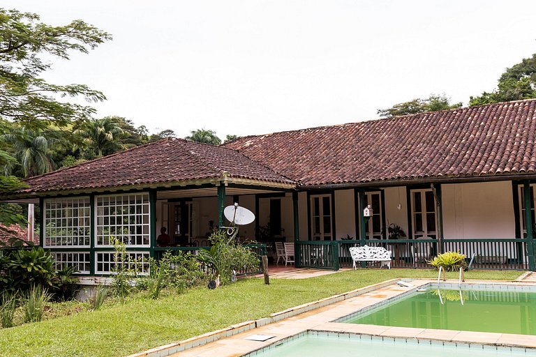 Fazenda Jurea Charme Colonial 10 suítes Ipiabas Rj
