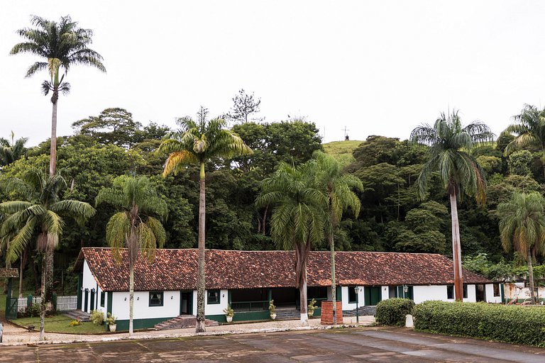 Fazenda Jurea Charme Colonial 10 suítes Ipiabas Rj