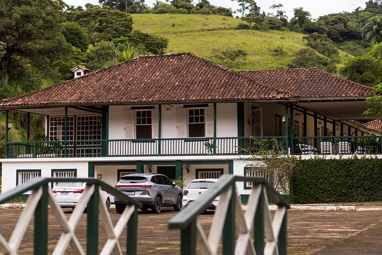Fazenda Jurea Charme Colonial 10 suítes Ipiabas Rj