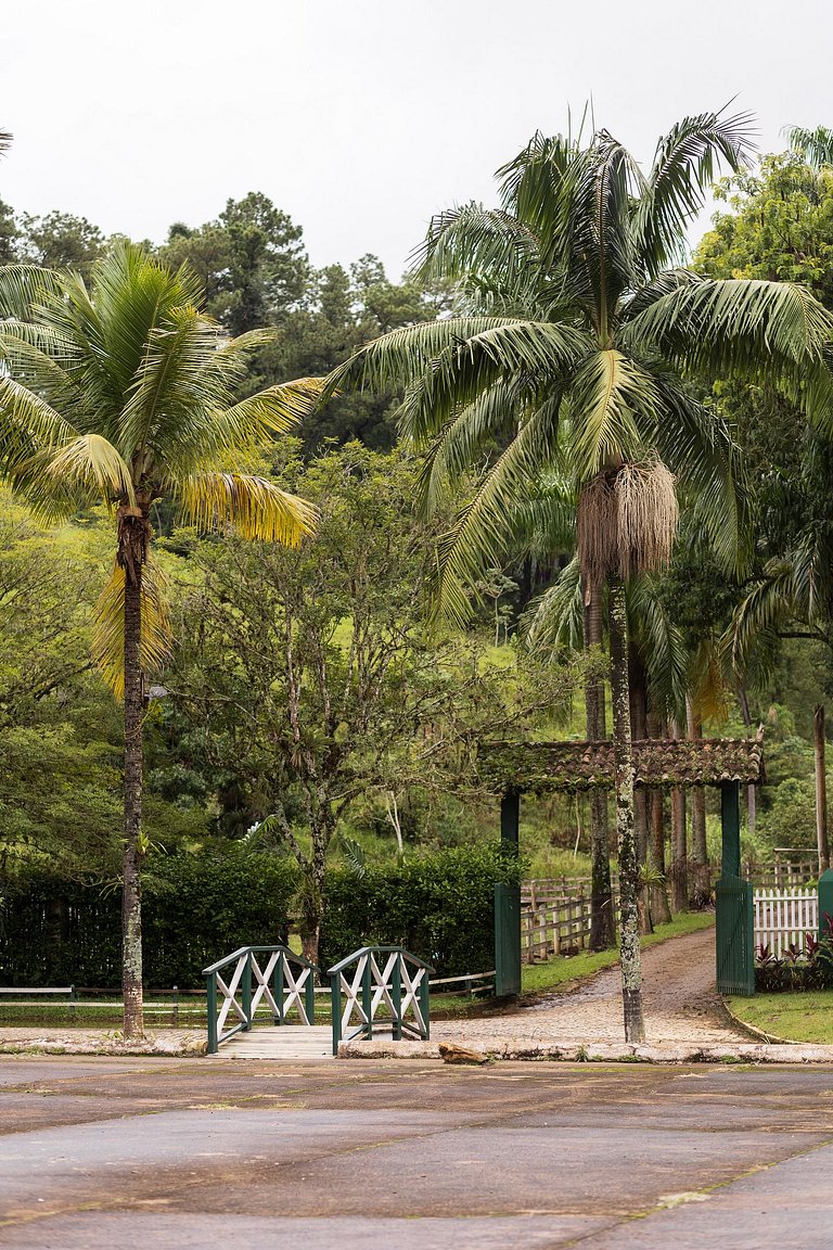 Fazenda Jurea Charme Colonial 10 suítes Ipiabas Rj