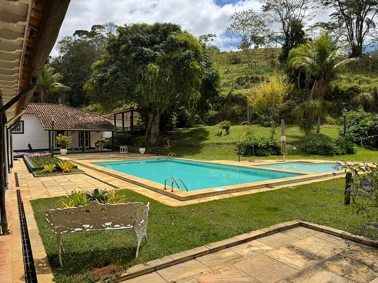 Fazenda Jurea Charme Colonial 10 suítes Ipiabas Rj