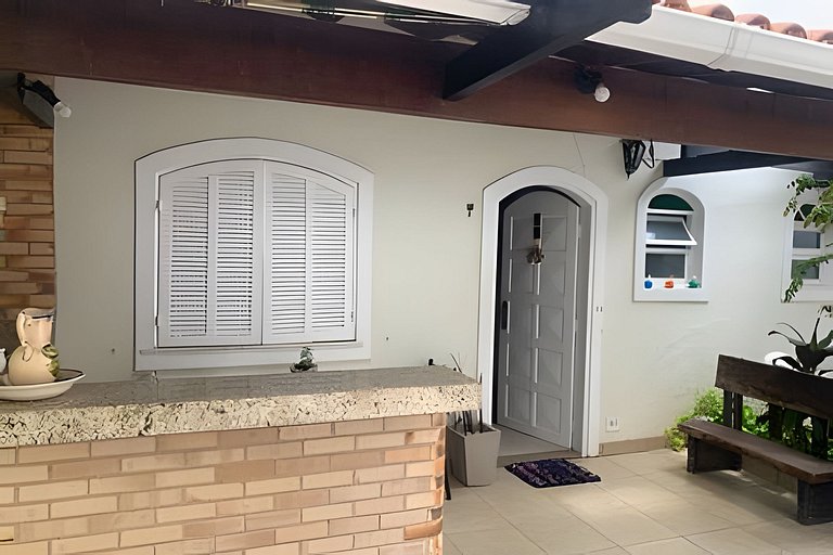Conforto e praia: Casa completa em Cabo Frio