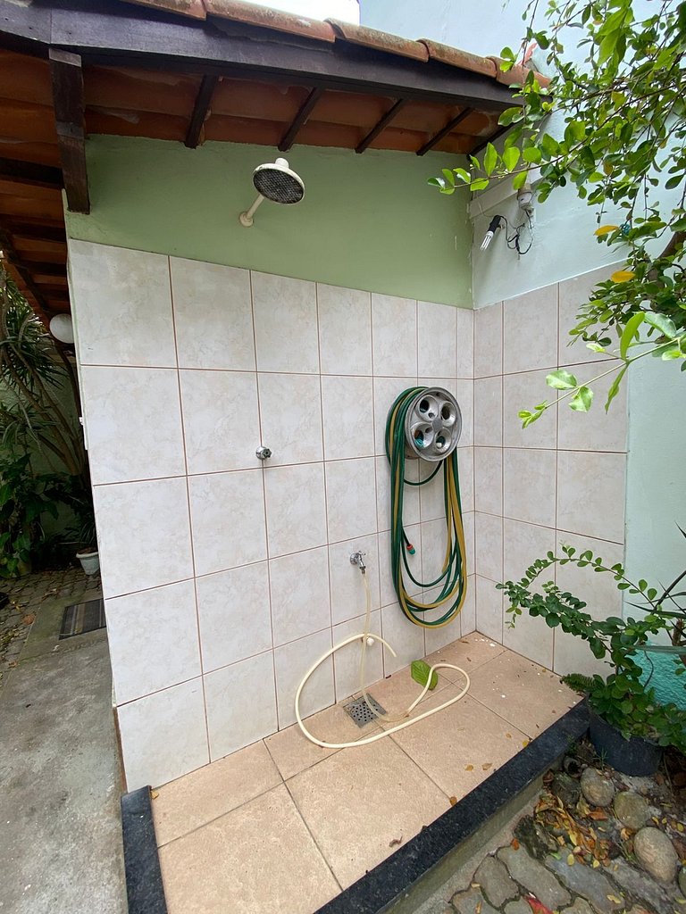 Conforto e praia: Casa completa em Cabo Frio