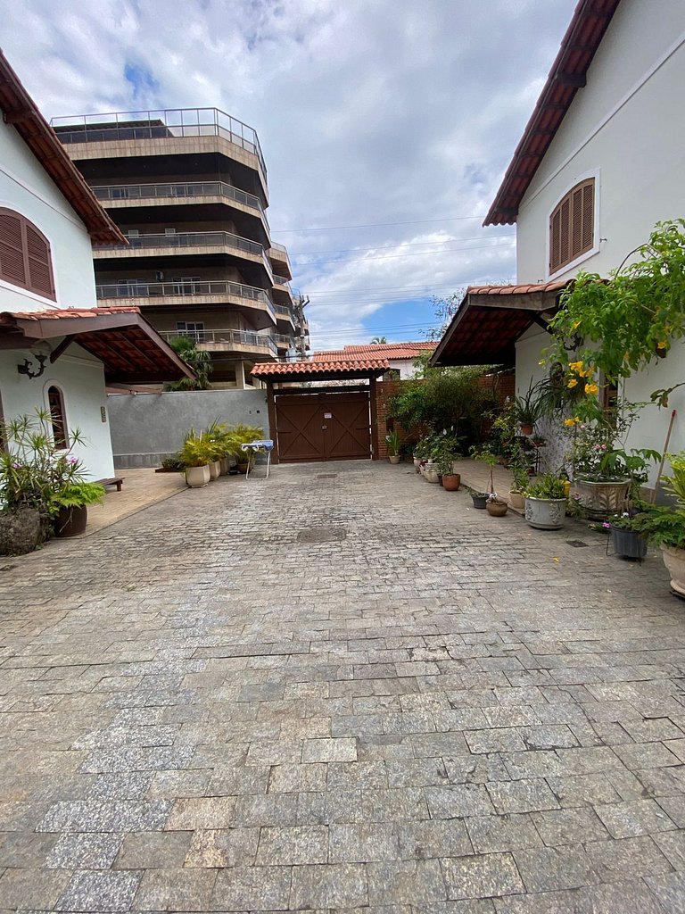 Conforto e praia: Casa completa em Cabo Frio
