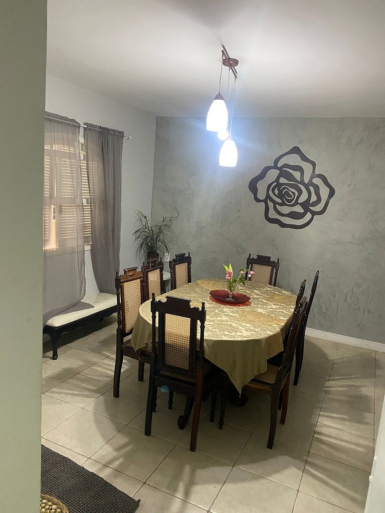 Conforto e praia: Casa completa em Cabo Frio
