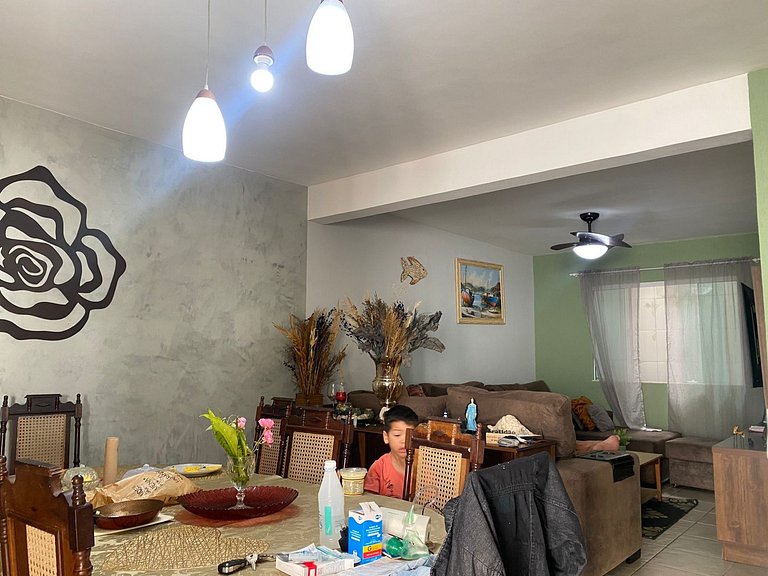 Conforto e praia: Casa completa em Cabo Frio