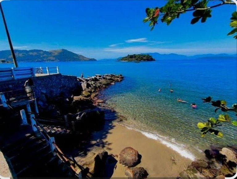 Casa aconchegante 2 qtos Centro de Angra dos Reis