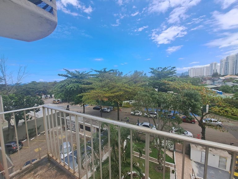 Apto Barra: Vista do Mar, Lazer e perto da Praia