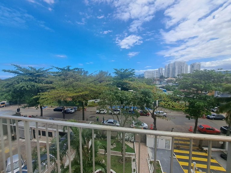 Apto Barra: Vista do Mar, Lazer e perto da Praia